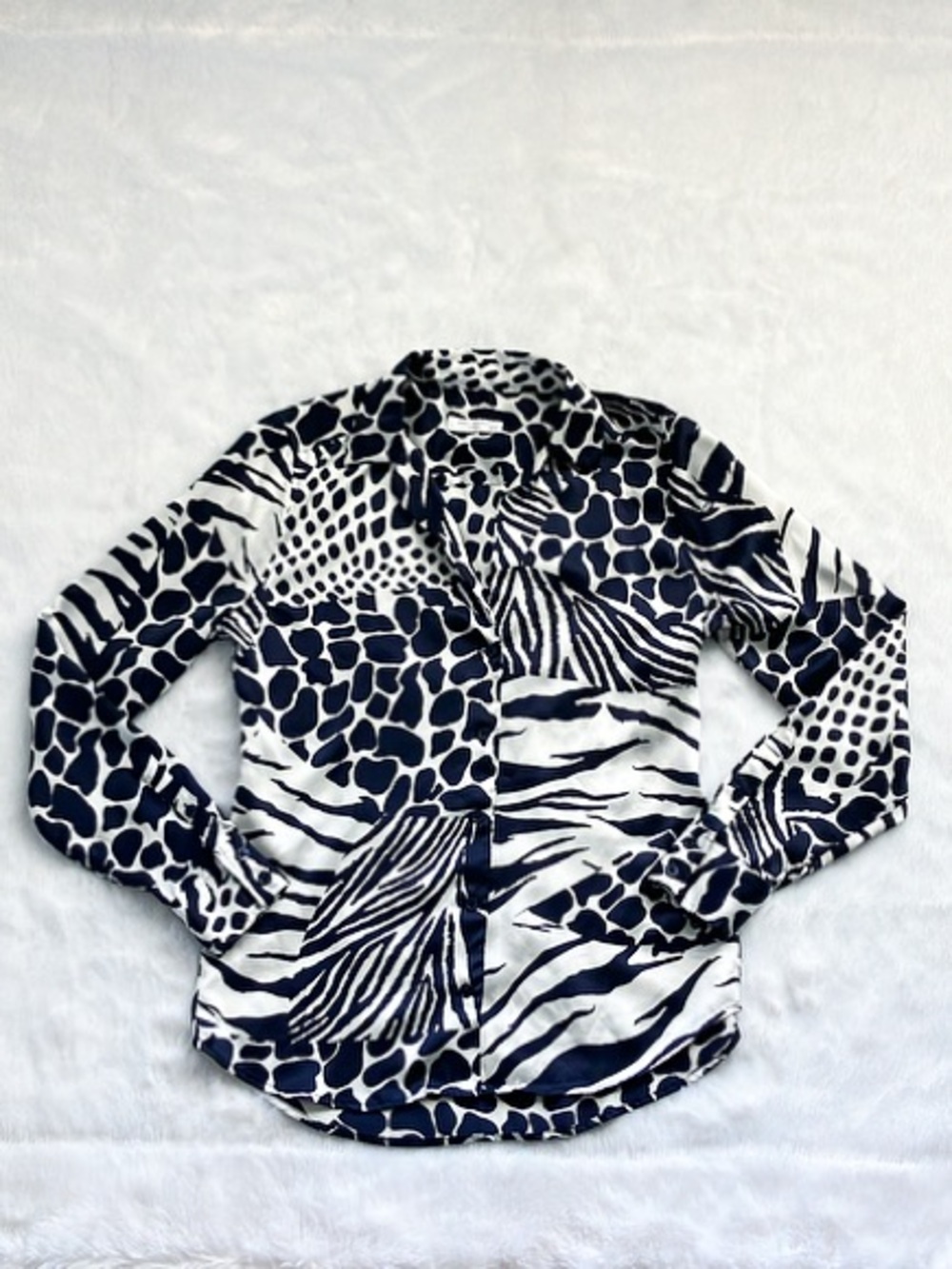 Equipment Femme Adalyn Navy Blue and White Silk Animal Print Blouse, Size XS